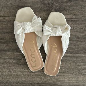 Bow sandals